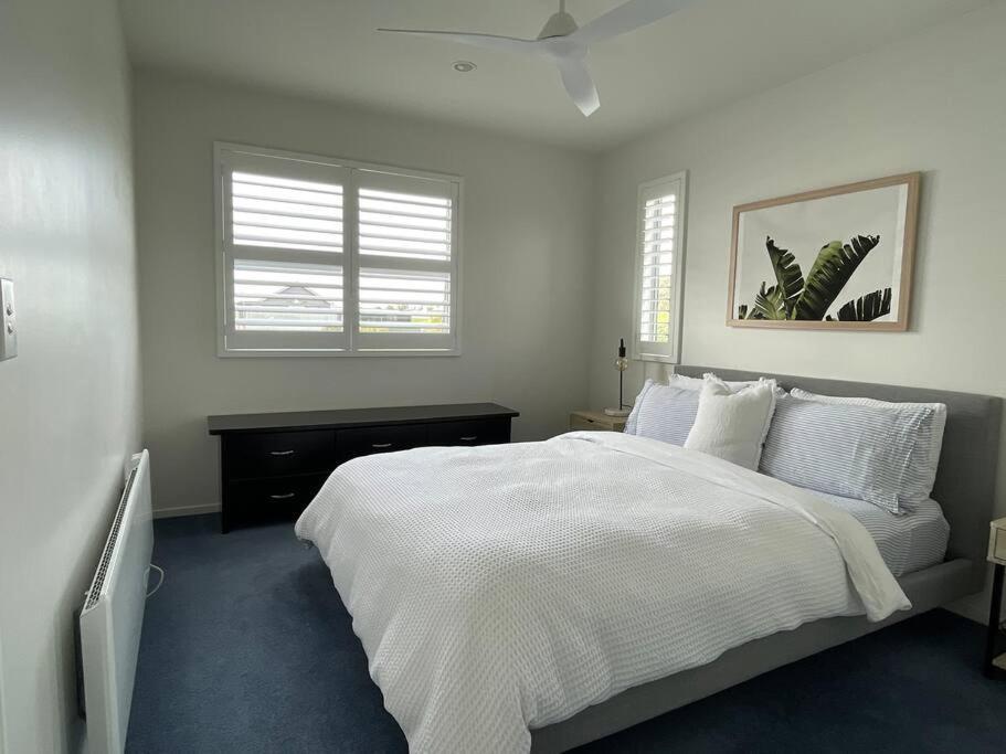 The Blue Beach House Mangawhai Esterno foto