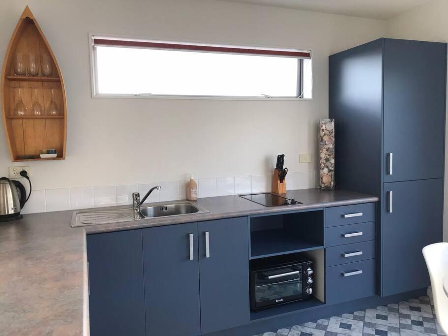 The Blue Beach House Mangawhai Esterno foto