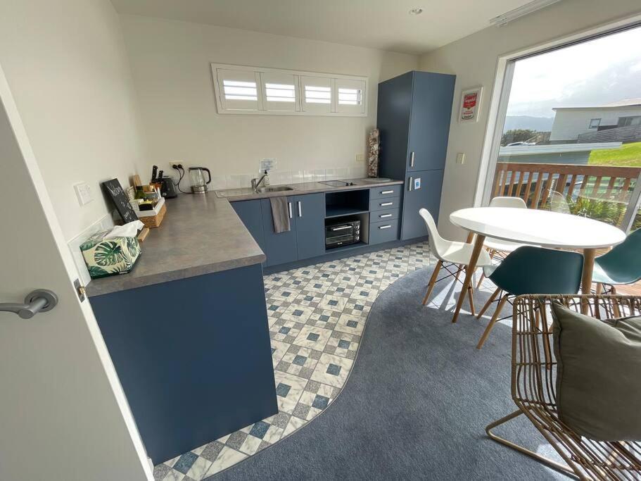 The Blue Beach House Mangawhai Esterno foto