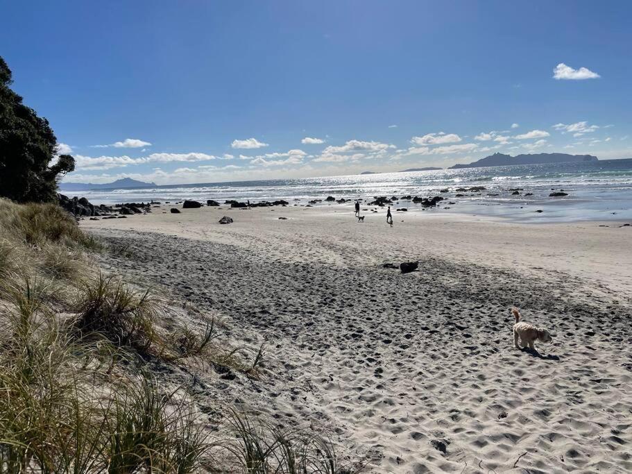 The Blue Beach House Mangawhai Esterno foto