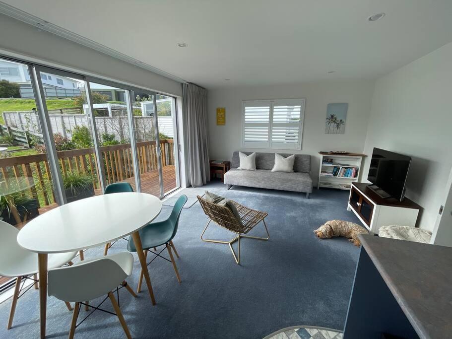 The Blue Beach House Mangawhai Esterno foto